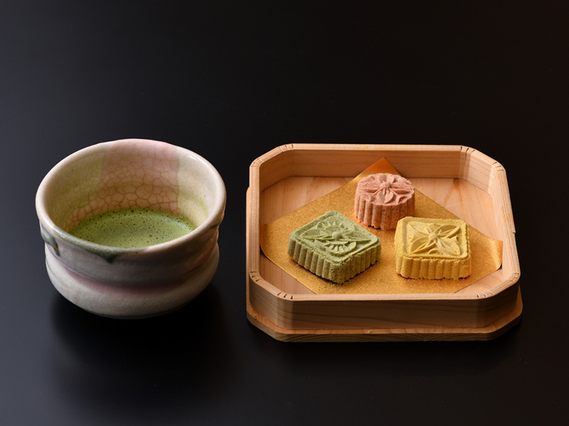 (11)お干菓子「和三盆」づくりとお抹茶体験